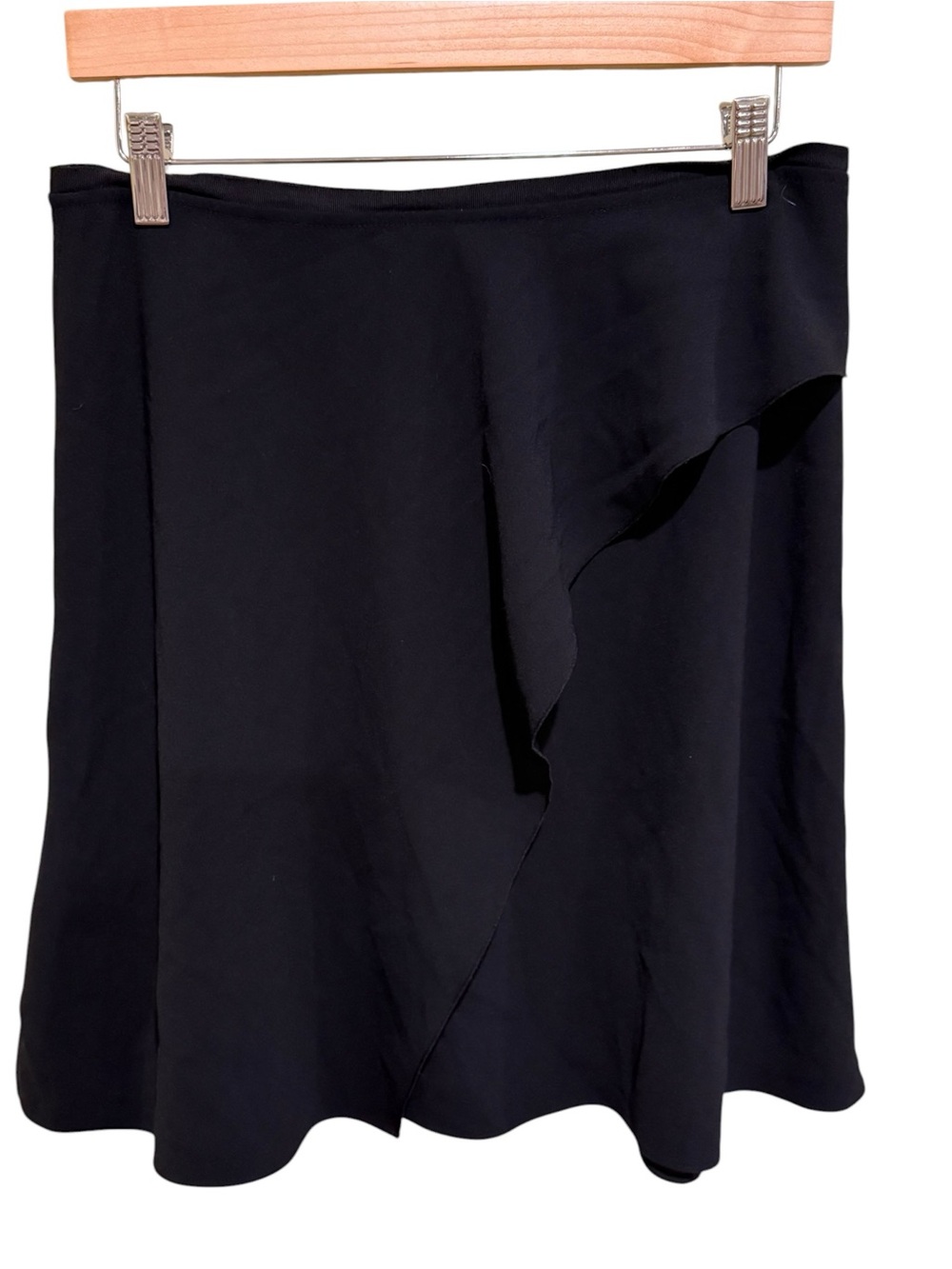 NWOT Ann Taylor Black Circle Skirt with Ruffle Detail - Size 8